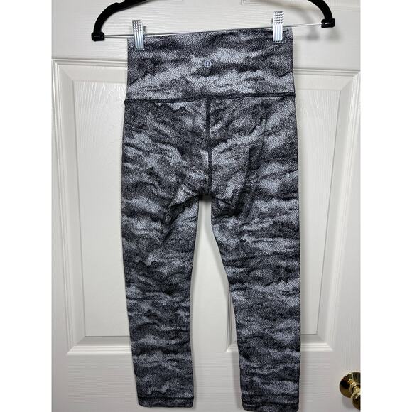 Lululemon Wunder Under High Rise Luon Hazy Days Black White 4 Gym Travel Workout - Picture 3 of 6